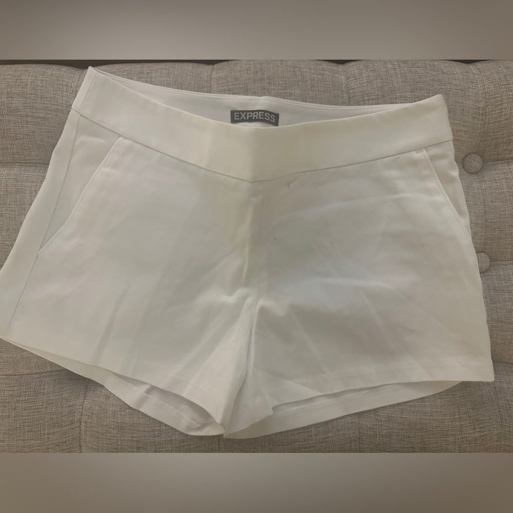 Express 00 White Shorts. New without tags